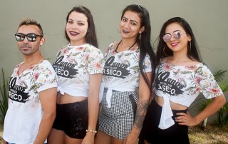 
<a style='margin-left: 5px;' class='btn btn-xs btn-social btn-facebook' href='https://www.facebook.com/sharer/sharer.php?u=https://galeramix.s01.web.getmuller.com.br/imagem/a68/800-800-90/conteudo/site_galerias/68/10-costelaco-do-jr-seco-9.jpg' rel='popup' data-width='500' data-height='400'><i class='fa fa-facebook'></i>Compartilhar <span class='hidden-xs'>no Facebook</span>
</a> 
<a class='btn btn-default btn-xs' target='_blank' href='imagem/a68/800-800-90/conteudo/site_galerias/68/10-costelaco-do-jr-seco-9.jpg'>
<span class='glyphicon glyphicon-cloud-download'></span> Salvar
</a>
