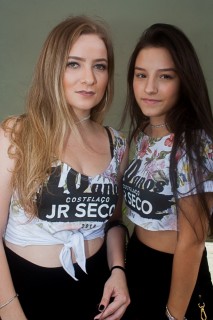 
<a style='margin-left: 5px;' class='btn btn-xs btn-social btn-facebook' href='https://www.facebook.com/sharer/sharer.php?u=https://galeramix.s01.web.getmuller.com.br/imagem/a68/800-800-90/conteudo/site_galerias/68/10-costelaco-do-jr-seco-90.jpg' rel='popup' data-width='500' data-height='400'><i class='fa fa-facebook'></i>Compartilhar <span class='hidden-xs'>no Facebook</span>
</a> 
<a class='btn btn-default btn-xs' target='_blank' href='imagem/a68/800-800-90/conteudo/site_galerias/68/10-costelaco-do-jr-seco-90.jpg'>
<span class='glyphicon glyphicon-cloud-download'></span> Salvar
</a>
