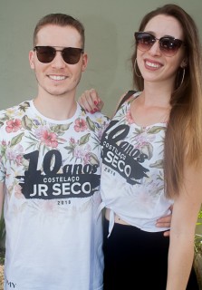 
<a style='margin-left: 5px;' class='btn btn-xs btn-social btn-facebook' href='https://www.facebook.com/sharer/sharer.php?u=https://galeramix.s01.web.getmuller.com.br/imagem/a68/800-800-90/conteudo/site_galerias/68/10-costelaco-do-jr-seco-91.jpg' rel='popup' data-width='500' data-height='400'><i class='fa fa-facebook'></i>Compartilhar <span class='hidden-xs'>no Facebook</span>
</a> 
<a class='btn btn-default btn-xs' target='_blank' href='imagem/a68/800-800-90/conteudo/site_galerias/68/10-costelaco-do-jr-seco-91.jpg'>
<span class='glyphicon glyphicon-cloud-download'></span> Salvar
</a>
