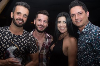 
                            <a style='margin-left: 5px;' class='btn btn-xs btn-social btn-facebook' href='https://www.facebook.com/sharer/sharer.php?u=https://galeramix.s01.web.getmuller.com.br/imagem/a69/800-800-90/conteudo/site_galerias/69/matheus-e-kauan-no-petry-galera-mix-10.jpg' rel='popup' data-width='500' data-height='400'><i class='fa fa-facebook'></i>Compartilhar <span class='hidden-xs'>no Facebook</span>
                        </a> 
                        <a class='btn btn-default btn-xs' target='_blank' href='imagem/a69/800-800-90/conteudo/site_galerias/69/matheus-e-kauan-no-petry-galera-mix-10.jpg'>
                            <span class='glyphicon glyphicon-cloud-download'></span> Salvar
                        </a>
                        