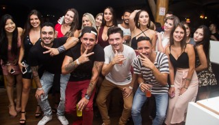 
                        <a style='margin-left: 5px;' class='btn btn-xs btn-social btn-facebook' href='https://www.facebook.com/sharer/sharer.php?u=https://galeramix.s01.web.getmuller.com.br/imagem/a69/800-800-90/conteudo/site_galerias/69/matheus-e-kauan-no-petry-galera-mix-100.jpg' rel='popup' data-width='500' data-height='400'><i class='fa fa-facebook'></i>Compartilhar <span class='hidden-xs'>no Facebook</span>
                    </a> 
                    <a class='btn btn-default btn-xs' target='_blank' href='imagem/a69/800-800-90/conteudo/site_galerias/69/matheus-e-kauan-no-petry-galera-mix-100.jpg'>
                        <span class='glyphicon glyphicon-cloud-download'></span> Salvar
                    </a>
                    