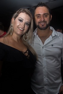 
    <a style='margin-left: 5px;' class='btn btn-xs btn-social btn-facebook' href='https://www.facebook.com/sharer/sharer.php?u=https://galeramix.s01.web.getmuller.com.br/imagem/a69/800-800-90/conteudo/site_galerias/69/matheus-e-kauan-no-petry-galera-mix-13.jpg' rel='popup' data-width='500' data-height='400'><i class='fa fa-facebook'></i>Compartilhar <span class='hidden-xs'>no Facebook</span>
</a> 
<a class='btn btn-default btn-xs' target='_blank' href='imagem/a69/800-800-90/conteudo/site_galerias/69/matheus-e-kauan-no-petry-galera-mix-13.jpg'>
    <span class='glyphicon glyphicon-cloud-download'></span> Salvar
</a>
