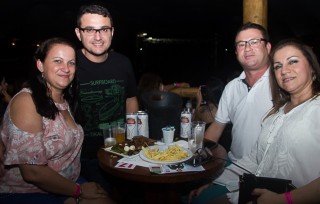 
<a style='margin-left: 5px;' class='btn btn-xs btn-social btn-facebook' href='https://www.facebook.com/sharer/sharer.php?u=https://galeramix.s01.web.getmuller.com.br/imagem/a69/800-800-90/conteudo/site_galerias/69/matheus-e-kauan-no-petry-galera-mix-4.jpg' rel='popup' data-width='500' data-height='400'><i class='fa fa-facebook'></i>Compartilhar <span class='hidden-xs'>no Facebook</span>
</a> 
<a class='btn btn-default btn-xs' target='_blank' href='imagem/a69/800-800-90/conteudo/site_galerias/69/matheus-e-kauan-no-petry-galera-mix-4.jpg'>
<span class='glyphicon glyphicon-cloud-download'></span> Salvar
</a>
