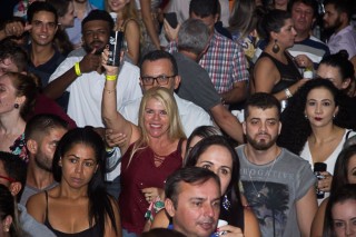 
<a style='margin-left: 5px;' class='btn btn-xs btn-social btn-facebook' href='https://www.facebook.com/sharer/sharer.php?u=https://galeramix.s01.web.getmuller.com.br/imagem/a69/800-800-90/conteudo/site_galerias/69/matheus-e-kauan-no-petry-galera-mix-53.jpg' rel='popup' data-width='500' data-height='400'><i class='fa fa-facebook'></i>Compartilhar <span class='hidden-xs'>no Facebook</span>
</a> 
<a class='btn btn-default btn-xs' target='_blank' href='imagem/a69/800-800-90/conteudo/site_galerias/69/matheus-e-kauan-no-petry-galera-mix-53.jpg'>
<span class='glyphicon glyphicon-cloud-download'></span> Salvar
</a>
