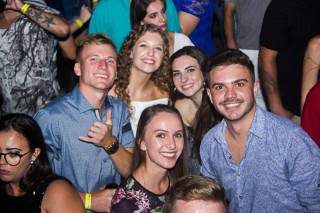 
<a style='margin-left: 5px;' class='btn btn-xs btn-social btn-facebook' href='https://www.facebook.com/sharer/sharer.php?u=https://galeramix.s01.web.getmuller.com.br/imagem/a69/800-800-90/conteudo/site_galerias/69/matheus-e-kauan-no-petry-galera-mix-54.jpg' rel='popup' data-width='500' data-height='400'><i class='fa fa-facebook'></i>Compartilhar <span class='hidden-xs'>no Facebook</span>
</a> 
<a class='btn btn-default btn-xs' target='_blank' href='imagem/a69/800-800-90/conteudo/site_galerias/69/matheus-e-kauan-no-petry-galera-mix-54.jpg'>
<span class='glyphicon glyphicon-cloud-download'></span> Salvar
</a>
