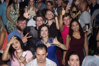 
<a style='margin-left: 5px;' class='btn btn-xs btn-social btn-facebook' href='https://www.facebook.com/sharer/sharer.php?u=https://galeramix.s01.web.getmuller.com.br/imagem/a69/800-800-90/conteudo/site_galerias/69/matheus-e-kauan-no-petry-galera-mix-58.jpg' rel='popup' data-width='500' data-height='400'><i class='fa fa-facebook'></i>Compartilhar <span class='hidden-xs'>no Facebook</span>
</a> 
<a class='btn btn-default btn-xs' target='_blank' href='imagem/a69/800-800-90/conteudo/site_galerias/69/matheus-e-kauan-no-petry-galera-mix-58.jpg'>
<span class='glyphicon glyphicon-cloud-download'></span> Salvar
</a>
