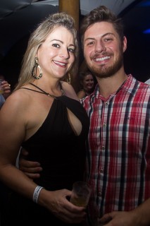 
<a style='margin-left: 5px;' class='btn btn-xs btn-social btn-facebook' href='https://www.facebook.com/sharer/sharer.php?u=https://galeramix.s01.web.getmuller.com.br/imagem/a69/800-800-90/conteudo/site_galerias/69/matheus-e-kauan-no-petry-galera-mix-90.jpg' rel='popup' data-width='500' data-height='400'><i class='fa fa-facebook'></i>Compartilhar <span class='hidden-xs'>no Facebook</span>
</a> 
<a class='btn btn-default btn-xs' target='_blank' href='imagem/a69/800-800-90/conteudo/site_galerias/69/matheus-e-kauan-no-petry-galera-mix-90.jpg'>
<span class='glyphicon glyphicon-cloud-download'></span> Salvar
</a>
