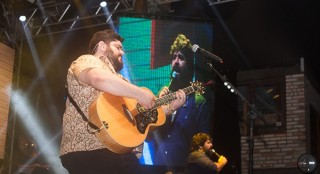 
<a style='margin-left: 5px;' class='btn btn-xs btn-social btn-facebook' href='https://www.facebook.com/sharer/sharer.php?u=https://galeramix.s01.web.getmuller.com.br/imagem/a71/800-800-90/conteudo/site_galerias/71/galera-mix-petry-victor-e-leo-cezar-menotti-e-fabiano-21.jpg' rel='popup' data-width='500' data-height='400'><i class='fa fa-facebook'></i>Compartilhar <span class='hidden-xs'>no Facebook</span>
</a> 
<a class='btn btn-default btn-xs' target='_blank' href='imagem/a71/800-800-90/conteudo/site_galerias/71/galera-mix-petry-victor-e-leo-cezar-menotti-e-fabiano-21.jpg'>
<span class='glyphicon glyphicon-cloud-download'></span> Salvar
</a>
