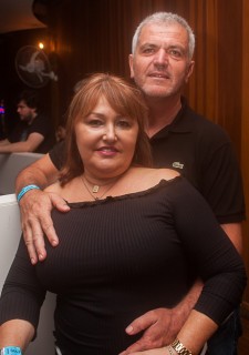 
<a style='margin-left: 5px;' class='btn btn-xs btn-social btn-facebook' href='https://www.facebook.com/sharer/sharer.php?u=https://galeramix.s01.web.getmuller.com.br/imagem/a71/800-800-90/conteudo/site_galerias/71/galera-mix-petry-victor-e-leo-cezar-menotti-e-fabiano-22.jpg' rel='popup' data-width='500' data-height='400'><i class='fa fa-facebook'></i>Compartilhar <span class='hidden-xs'>no Facebook</span>
</a> 
<a class='btn btn-default btn-xs' target='_blank' href='imagem/a71/800-800-90/conteudo/site_galerias/71/galera-mix-petry-victor-e-leo-cezar-menotti-e-fabiano-22.jpg'>
<span class='glyphicon glyphicon-cloud-download'></span> Salvar
</a>
