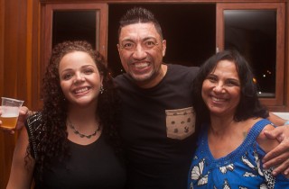 
<a style='margin-left: 5px;' class='btn btn-xs btn-social btn-facebook' href='https://www.facebook.com/sharer/sharer.php?u=https://galeramix.s01.web.getmuller.com.br/imagem/a71/800-800-90/conteudo/site_galerias/71/galera-mix-petry-victor-e-leo-cezar-menotti-e-fabiano-31.jpg' rel='popup' data-width='500' data-height='400'><i class='fa fa-facebook'></i>Compartilhar <span class='hidden-xs'>no Facebook</span>
</a> 
<a class='btn btn-default btn-xs' target='_blank' href='imagem/a71/800-800-90/conteudo/site_galerias/71/galera-mix-petry-victor-e-leo-cezar-menotti-e-fabiano-31.jpg'>
<span class='glyphicon glyphicon-cloud-download'></span> Salvar
</a>
