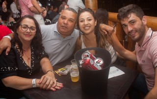 
<a style='margin-left: 5px;' class='btn btn-xs btn-social btn-facebook' href='https://www.facebook.com/sharer/sharer.php?u=https://galeramix.s01.web.getmuller.com.br/imagem/a71/800-800-90/conteudo/site_galerias/71/galera-mix-petry-victor-e-leo-cezar-menotti-e-fabiano-34.jpg' rel='popup' data-width='500' data-height='400'><i class='fa fa-facebook'></i>Compartilhar <span class='hidden-xs'>no Facebook</span>
</a> 
<a class='btn btn-default btn-xs' target='_blank' href='imagem/a71/800-800-90/conteudo/site_galerias/71/galera-mix-petry-victor-e-leo-cezar-menotti-e-fabiano-34.jpg'>
<span class='glyphicon glyphicon-cloud-download'></span> Salvar
</a>
