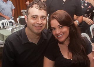 
<a style='margin-left: 5px;' class='btn btn-xs btn-social btn-facebook' href='https://www.facebook.com/sharer/sharer.php?u=https://galeramix.s01.web.getmuller.com.br/imagem/a71/800-800-90/conteudo/site_galerias/71/galera-mix-petry-victor-e-leo-cezar-menotti-e-fabiano-35.jpg' rel='popup' data-width='500' data-height='400'><i class='fa fa-facebook'></i>Compartilhar <span class='hidden-xs'>no Facebook</span>
</a> 
<a class='btn btn-default btn-xs' target='_blank' href='imagem/a71/800-800-90/conteudo/site_galerias/71/galera-mix-petry-victor-e-leo-cezar-menotti-e-fabiano-35.jpg'>
<span class='glyphicon glyphicon-cloud-download'></span> Salvar
</a>
