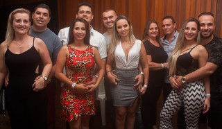 
<a style='margin-left: 5px;' class='btn btn-xs btn-social btn-facebook' href='https://www.facebook.com/sharer/sharer.php?u=https://galeramix.s01.web.getmuller.com.br/imagem/a71/800-800-90/conteudo/site_galerias/71/galera-mix-petry-victor-e-leo-cezar-menotti-e-fabiano-39.jpg' rel='popup' data-width='500' data-height='400'><i class='fa fa-facebook'></i>Compartilhar <span class='hidden-xs'>no Facebook</span>
</a> 
<a class='btn btn-default btn-xs' target='_blank' href='imagem/a71/800-800-90/conteudo/site_galerias/71/galera-mix-petry-victor-e-leo-cezar-menotti-e-fabiano-39.jpg'>
<span class='glyphicon glyphicon-cloud-download'></span> Salvar
</a>
