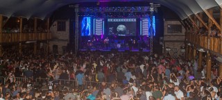 
<a style='margin-left: 5px;' class='btn btn-xs btn-social btn-facebook' href='https://www.facebook.com/sharer/sharer.php?u=https://galeramix.s01.web.getmuller.com.br/imagem/a71/800-800-90/conteudo/site_galerias/71/galera-mix-petry-victor-e-leo-cezar-menotti-e-fabiano-40.jpg' rel='popup' data-width='500' data-height='400'><i class='fa fa-facebook'></i>Compartilhar <span class='hidden-xs'>no Facebook</span>
</a> 
<a class='btn btn-default btn-xs' target='_blank' href='imagem/a71/800-800-90/conteudo/site_galerias/71/galera-mix-petry-victor-e-leo-cezar-menotti-e-fabiano-40.jpg'>
<span class='glyphicon glyphicon-cloud-download'></span> Salvar
</a>
