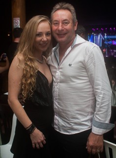 
<a style='margin-left: 5px;' class='btn btn-xs btn-social btn-facebook' href='https://www.facebook.com/sharer/sharer.php?u=https://galeramix.s01.web.getmuller.com.br/imagem/a71/800-800-90/conteudo/site_galerias/71/galera-mix-petry-victor-e-leo-cezar-menotti-e-fabiano-42.jpg' rel='popup' data-width='500' data-height='400'><i class='fa fa-facebook'></i>Compartilhar <span class='hidden-xs'>no Facebook</span>
</a> 
<a class='btn btn-default btn-xs' target='_blank' href='imagem/a71/800-800-90/conteudo/site_galerias/71/galera-mix-petry-victor-e-leo-cezar-menotti-e-fabiano-42.jpg'>
<span class='glyphicon glyphicon-cloud-download'></span> Salvar
</a>
