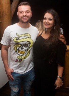 
<a style='margin-left: 5px;' class='btn btn-xs btn-social btn-facebook' href='https://www.facebook.com/sharer/sharer.php?u=https://galeramix.s01.web.getmuller.com.br/imagem/a71/800-800-90/conteudo/site_galerias/71/galera-mix-petry-victor-e-leo-cezar-menotti-e-fabiano-48.jpg' rel='popup' data-width='500' data-height='400'><i class='fa fa-facebook'></i>Compartilhar <span class='hidden-xs'>no Facebook</span>
</a> 
<a class='btn btn-default btn-xs' target='_blank' href='imagem/a71/800-800-90/conteudo/site_galerias/71/galera-mix-petry-victor-e-leo-cezar-menotti-e-fabiano-48.jpg'>
<span class='glyphicon glyphicon-cloud-download'></span> Salvar
</a>
