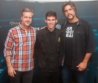 
<a style='margin-left: 5px;' class='btn btn-xs btn-social btn-facebook' href='https://www.facebook.com/sharer/sharer.php?u=https://galeramix.s01.web.getmuller.com.br/imagem/a71/800-800-90/conteudo/site_galerias/71/galera-mix-petry-victor-e-leo-cezar-menotti-e-fabiano-57.jpg' rel='popup' data-width='500' data-height='400'><i class='fa fa-facebook'></i>Compartilhar <span class='hidden-xs'>no Facebook</span>
</a> 
<a class='btn btn-default btn-xs' target='_blank' href='imagem/a71/800-800-90/conteudo/site_galerias/71/galera-mix-petry-victor-e-leo-cezar-menotti-e-fabiano-57.jpg'>
<span class='glyphicon glyphicon-cloud-download'></span> Salvar
</a>
