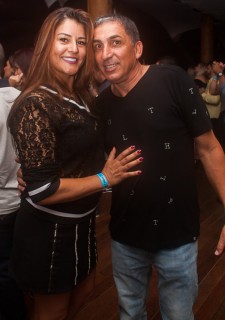 
<a style='margin-left: 5px;' class='btn btn-xs btn-social btn-facebook' href='https://www.facebook.com/sharer/sharer.php?u=https://galeramix.s01.web.getmuller.com.br/imagem/a71/800-800-90/conteudo/site_galerias/71/galera-mix-petry-victor-e-leo-cezar-menotti-e-fabiano-58.jpg' rel='popup' data-width='500' data-height='400'><i class='fa fa-facebook'></i>Compartilhar <span class='hidden-xs'>no Facebook</span>
</a> 
<a class='btn btn-default btn-xs' target='_blank' href='imagem/a71/800-800-90/conteudo/site_galerias/71/galera-mix-petry-victor-e-leo-cezar-menotti-e-fabiano-58.jpg'>
<span class='glyphicon glyphicon-cloud-download'></span> Salvar
</a>
