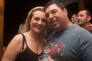 
<a style='margin-left: 5px;' class='btn btn-xs btn-social btn-facebook' href='https://www.facebook.com/sharer/sharer.php?u=https://galeramix.s01.web.getmuller.com.br/imagem/a71/800-800-90/conteudo/site_galerias/71/galera-mix-petry-victor-e-leo-cezar-menotti-e-fabiano-61.jpg' rel='popup' data-width='500' data-height='400'><i class='fa fa-facebook'></i>Compartilhar <span class='hidden-xs'>no Facebook</span>
</a> 
<a class='btn btn-default btn-xs' target='_blank' href='imagem/a71/800-800-90/conteudo/site_galerias/71/galera-mix-petry-victor-e-leo-cezar-menotti-e-fabiano-61.jpg'>
<span class='glyphicon glyphicon-cloud-download'></span> Salvar
</a>
