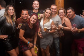 
<a style='margin-left: 5px;' class='btn btn-xs btn-social btn-facebook' href='https://www.facebook.com/sharer/sharer.php?u=https://galeramix.s01.web.getmuller.com.br/imagem/a71/800-800-90/conteudo/site_galerias/71/galera-mix-petry-victor-e-leo-cezar-menotti-e-fabiano-62.jpg' rel='popup' data-width='500' data-height='400'><i class='fa fa-facebook'></i>Compartilhar <span class='hidden-xs'>no Facebook</span>
</a> 
<a class='btn btn-default btn-xs' target='_blank' href='imagem/a71/800-800-90/conteudo/site_galerias/71/galera-mix-petry-victor-e-leo-cezar-menotti-e-fabiano-62.jpg'>
<span class='glyphicon glyphicon-cloud-download'></span> Salvar
</a>
