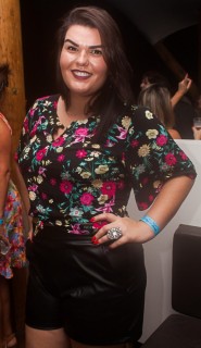 
<a style='margin-left: 5px;' class='btn btn-xs btn-social btn-facebook' href='https://www.facebook.com/sharer/sharer.php?u=https://galeramix.s01.web.getmuller.com.br/imagem/a71/800-800-90/conteudo/site_galerias/71/galera-mix-petry-victor-e-leo-cezar-menotti-e-fabiano-65.jpg' rel='popup' data-width='500' data-height='400'><i class='fa fa-facebook'></i>Compartilhar <span class='hidden-xs'>no Facebook</span>
</a> 
<a class='btn btn-default btn-xs' target='_blank' href='imagem/a71/800-800-90/conteudo/site_galerias/71/galera-mix-petry-victor-e-leo-cezar-menotti-e-fabiano-65.jpg'>
<span class='glyphicon glyphicon-cloud-download'></span> Salvar
</a>
