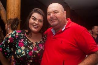 
<a style='margin-left: 5px;' class='btn btn-xs btn-social btn-facebook' href='https://www.facebook.com/sharer/sharer.php?u=https://galeramix.s01.web.getmuller.com.br/imagem/a71/800-800-90/conteudo/site_galerias/71/galera-mix-petry-victor-e-leo-cezar-menotti-e-fabiano-66.jpg' rel='popup' data-width='500' data-height='400'><i class='fa fa-facebook'></i>Compartilhar <span class='hidden-xs'>no Facebook</span>
</a> 
<a class='btn btn-default btn-xs' target='_blank' href='imagem/a71/800-800-90/conteudo/site_galerias/71/galera-mix-petry-victor-e-leo-cezar-menotti-e-fabiano-66.jpg'>
<span class='glyphicon glyphicon-cloud-download'></span> Salvar
</a>
