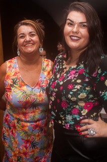 
<a style='margin-left: 5px;' class='btn btn-xs btn-social btn-facebook' href='https://www.facebook.com/sharer/sharer.php?u=https://galeramix.s01.web.getmuller.com.br/imagem/a71/800-800-90/conteudo/site_galerias/71/galera-mix-petry-victor-e-leo-cezar-menotti-e-fabiano-67.jpg' rel='popup' data-width='500' data-height='400'><i class='fa fa-facebook'></i>Compartilhar <span class='hidden-xs'>no Facebook</span>
</a> 
<a class='btn btn-default btn-xs' target='_blank' href='imagem/a71/800-800-90/conteudo/site_galerias/71/galera-mix-petry-victor-e-leo-cezar-menotti-e-fabiano-67.jpg'>
<span class='glyphicon glyphicon-cloud-download'></span> Salvar
</a>
