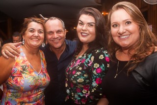 
<a style='margin-left: 5px;' class='btn btn-xs btn-social btn-facebook' href='https://www.facebook.com/sharer/sharer.php?u=https://galeramix.s01.web.getmuller.com.br/imagem/a71/800-800-90/conteudo/site_galerias/71/galera-mix-petry-victor-e-leo-cezar-menotti-e-fabiano-69.jpg' rel='popup' data-width='500' data-height='400'><i class='fa fa-facebook'></i>Compartilhar <span class='hidden-xs'>no Facebook</span>
</a> 
<a class='btn btn-default btn-xs' target='_blank' href='imagem/a71/800-800-90/conteudo/site_galerias/71/galera-mix-petry-victor-e-leo-cezar-menotti-e-fabiano-69.jpg'>
<span class='glyphicon glyphicon-cloud-download'></span> Salvar
</a>
