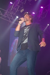 
<a style='margin-left: 5px;' class='btn btn-xs btn-social btn-facebook' href='https://www.facebook.com/sharer/sharer.php?u=https://galeramix.s01.web.getmuller.com.br/imagem/a71/800-800-90/conteudo/site_galerias/71/galera-mix-petry-victor-e-leo-cezar-menotti-e-fabiano-79.jpg' rel='popup' data-width='500' data-height='400'><i class='fa fa-facebook'></i>Compartilhar <span class='hidden-xs'>no Facebook</span>
</a> 
<a class='btn btn-default btn-xs' target='_blank' href='imagem/a71/800-800-90/conteudo/site_galerias/71/galera-mix-petry-victor-e-leo-cezar-menotti-e-fabiano-79.jpg'>
<span class='glyphicon glyphicon-cloud-download'></span> Salvar
</a>
