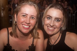 
<a style='margin-left: 5px;' class='btn btn-xs btn-social btn-facebook' href='https://www.facebook.com/sharer/sharer.php?u=https://galeramix.s01.web.getmuller.com.br/imagem/a71/800-800-90/conteudo/site_galerias/71/galera-mix-petry-victor-e-leo-cezar-menotti-e-fabiano-8.jpg' rel='popup' data-width='500' data-height='400'><i class='fa fa-facebook'></i>Compartilhar <span class='hidden-xs'>no Facebook</span>
</a> 
<a class='btn btn-default btn-xs' target='_blank' href='imagem/a71/800-800-90/conteudo/site_galerias/71/galera-mix-petry-victor-e-leo-cezar-menotti-e-fabiano-8.jpg'>
<span class='glyphicon glyphicon-cloud-download'></span> Salvar
</a>
