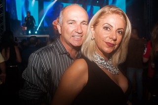 
<a style='margin-left: 5px;' class='btn btn-xs btn-social btn-facebook' href='https://www.facebook.com/sharer/sharer.php?u=https://galeramix.s01.web.getmuller.com.br/imagem/a71/800-800-90/conteudo/site_galerias/71/galera-mix-petry-victor-e-leo-cezar-menotti-e-fabiano-87.jpg' rel='popup' data-width='500' data-height='400'><i class='fa fa-facebook'></i>Compartilhar <span class='hidden-xs'>no Facebook</span>
</a> 
<a class='btn btn-default btn-xs' target='_blank' href='imagem/a71/800-800-90/conteudo/site_galerias/71/galera-mix-petry-victor-e-leo-cezar-menotti-e-fabiano-87.jpg'>
<span class='glyphicon glyphicon-cloud-download'></span> Salvar
</a>
