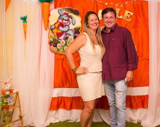 
                        <a style='margin-left: 5px;' class='btn btn-xs btn-social btn-facebook' href='https://www.facebook.com/sharer/sharer.php?u=https://galeramix.s01.web.getmuller.com.br/imagem/a72/800-800-90/conteudo/site_galerias/72/baile-pascoa-12.jpg' rel='popup' data-width='500' data-height='400'><i class='fa fa-facebook'></i>Compartilhar <span class='hidden-xs'>no Facebook</span>
                    </a> 
                    <a class='btn btn-default btn-xs' target='_blank' href='imagem/a72/800-800-90/conteudo/site_galerias/72/baile-pascoa-12.jpg'>
                        <span class='glyphicon glyphicon-cloud-download'></span> Salvar
                    </a>
                    