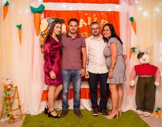 
<a style='margin-left: 5px;' class='btn btn-xs btn-social btn-facebook' href='https://www.facebook.com/sharer/sharer.php?u=https://galeramix.s01.web.getmuller.com.br/imagem/a72/800-800-90/conteudo/site_galerias/72/baile-pascoa-19.jpg' rel='popup' data-width='500' data-height='400'><i class='fa fa-facebook'></i>Compartilhar <span class='hidden-xs'>no Facebook</span>
</a> 
<a class='btn btn-default btn-xs' target='_blank' href='imagem/a72/800-800-90/conteudo/site_galerias/72/baile-pascoa-19.jpg'>
<span class='glyphicon glyphicon-cloud-download'></span> Salvar
</a>
