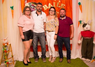 
<a style='margin-left: 5px;' class='btn btn-xs btn-social btn-facebook' href='https://www.facebook.com/sharer/sharer.php?u=https://galeramix.s01.web.getmuller.com.br/imagem/a72/800-800-90/conteudo/site_galerias/72/baile-pascoa-22.jpg' rel='popup' data-width='500' data-height='400'><i class='fa fa-facebook'></i>Compartilhar <span class='hidden-xs'>no Facebook</span>
</a> 
<a class='btn btn-default btn-xs' target='_blank' href='imagem/a72/800-800-90/conteudo/site_galerias/72/baile-pascoa-22.jpg'>
<span class='glyphicon glyphicon-cloud-download'></span> Salvar
</a>
