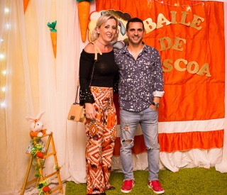 
<a style='margin-left: 5px;' class='btn btn-xs btn-social btn-facebook' href='https://www.facebook.com/sharer/sharer.php?u=https://galeramix.s01.web.getmuller.com.br/imagem/a72/800-800-90/conteudo/site_galerias/72/baile-pascoa-23.jpg' rel='popup' data-width='500' data-height='400'><i class='fa fa-facebook'></i>Compartilhar <span class='hidden-xs'>no Facebook</span>
</a> 
<a class='btn btn-default btn-xs' target='_blank' href='imagem/a72/800-800-90/conteudo/site_galerias/72/baile-pascoa-23.jpg'>
<span class='glyphicon glyphicon-cloud-download'></span> Salvar
</a>
