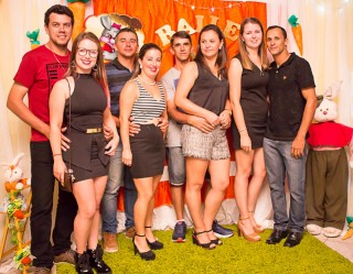 
<a style='margin-left: 5px;' class='btn btn-xs btn-social btn-facebook' href='https://www.facebook.com/sharer/sharer.php?u=https://galeramix.s01.web.getmuller.com.br/imagem/a72/800-800-90/conteudo/site_galerias/72/baile-pascoa-36.jpg' rel='popup' data-width='500' data-height='400'><i class='fa fa-facebook'></i>Compartilhar <span class='hidden-xs'>no Facebook</span>
</a> 
<a class='btn btn-default btn-xs' target='_blank' href='imagem/a72/800-800-90/conteudo/site_galerias/72/baile-pascoa-36.jpg'>
<span class='glyphicon glyphicon-cloud-download'></span> Salvar
</a>
