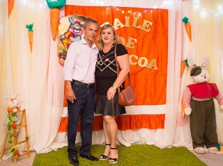 
<a style='margin-left: 5px;' class='btn btn-xs btn-social btn-facebook' href='https://www.facebook.com/sharer/sharer.php?u=https://galeramix.s01.web.getmuller.com.br/imagem/a72/800-800-90/conteudo/site_galerias/72/baile-pascoa-46.jpg' rel='popup' data-width='500' data-height='400'><i class='fa fa-facebook'></i>Compartilhar <span class='hidden-xs'>no Facebook</span>
</a> 
<a class='btn btn-default btn-xs' target='_blank' href='imagem/a72/800-800-90/conteudo/site_galerias/72/baile-pascoa-46.jpg'>
<span class='glyphicon glyphicon-cloud-download'></span> Salvar
</a>
