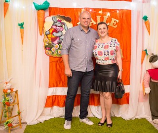 
<a style='margin-left: 5px;' class='btn btn-xs btn-social btn-facebook' href='https://www.facebook.com/sharer/sharer.php?u=https://galeramix.s01.web.getmuller.com.br/imagem/a72/800-800-90/conteudo/site_galerias/72/baile-pascoa-50.jpg' rel='popup' data-width='500' data-height='400'><i class='fa fa-facebook'></i>Compartilhar <span class='hidden-xs'>no Facebook</span>
</a> 
<a class='btn btn-default btn-xs' target='_blank' href='imagem/a72/800-800-90/conteudo/site_galerias/72/baile-pascoa-50.jpg'>
<span class='glyphicon glyphicon-cloud-download'></span> Salvar
</a>
