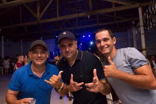 
<a style='margin-left: 5px;' class='btn btn-xs btn-social btn-facebook' href='https://www.facebook.com/sharer/sharer.php?u=https://galeramix.s01.web.getmuller.com.br/imagem/a72/800-800-90/conteudo/site_galerias/72/baile-pascoa-60.jpg' rel='popup' data-width='500' data-height='400'><i class='fa fa-facebook'></i>Compartilhar <span class='hidden-xs'>no Facebook</span>
</a> 
<a class='btn btn-default btn-xs' target='_blank' href='imagem/a72/800-800-90/conteudo/site_galerias/72/baile-pascoa-60.jpg'>
<span class='glyphicon glyphicon-cloud-download'></span> Salvar
</a>
