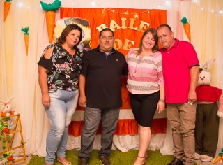 
<a style='margin-left: 5px;' class='btn btn-xs btn-social btn-facebook' href='https://www.facebook.com/sharer/sharer.php?u=https://galeramix.s01.web.getmuller.com.br/imagem/a72/800-800-90/conteudo/site_galerias/72/baile-pascoa-9.jpg' rel='popup' data-width='500' data-height='400'><i class='fa fa-facebook'></i>Compartilhar <span class='hidden-xs'>no Facebook</span>
</a> 
<a class='btn btn-default btn-xs' target='_blank' href='imagem/a72/800-800-90/conteudo/site_galerias/72/baile-pascoa-9.jpg'>
<span class='glyphicon glyphicon-cloud-download'></span> Salvar
</a>
