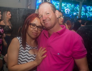 
            <a style='margin-left: 5px;' class='btn btn-xs btn-social btn-facebook' href='https://www.facebook.com/sharer/sharer.php?u=https://galeramix.s01.web.getmuller.com.br/imagem/a73/800-800-90/conteudo/site_galerias/73/cachacada-do-ivonir-machado-pirao-com-linguica-tijucas-galeramix-103.jpg' rel='popup' data-width='500' data-height='400'><i class='fa fa-facebook'></i>Compartilhar <span class='hidden-xs'>no Facebook</span>
        </a> 
        <a class='btn btn-default btn-xs' target='_blank' href='imagem/a73/800-800-90/conteudo/site_galerias/73/cachacada-do-ivonir-machado-pirao-com-linguica-tijucas-galeramix-103.jpg'>
            <span class='glyphicon glyphicon-cloud-download'></span> Salvar
        </a>
        