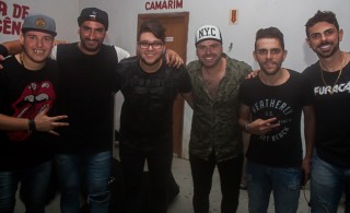 
<a style='margin-left: 5px;' class='btn btn-xs btn-social btn-facebook' href='https://www.facebook.com/sharer/sharer.php?u=https://galeramix.s01.web.getmuller.com.br/imagem/a73/800-800-90/conteudo/site_galerias/73/cachacada-do-ivonir-machado-pirao-com-linguica-tijucas-galeramix-109.jpg' rel='popup' data-width='500' data-height='400'><i class='fa fa-facebook'></i>Compartilhar <span class='hidden-xs'>no Facebook</span>
</a> 
<a class='btn btn-default btn-xs' target='_blank' href='imagem/a73/800-800-90/conteudo/site_galerias/73/cachacada-do-ivonir-machado-pirao-com-linguica-tijucas-galeramix-109.jpg'>
<span class='glyphicon glyphicon-cloud-download'></span> Salvar
</a>
