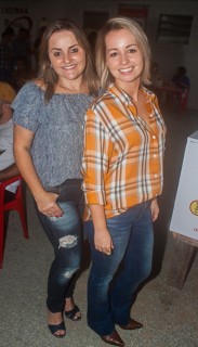 
<a style='margin-left: 5px;' class='btn btn-xs btn-social btn-facebook' href='https://www.facebook.com/sharer/sharer.php?u=https://galeramix.s01.web.getmuller.com.br/imagem/a73/800-800-90/conteudo/site_galerias/73/cachacada-do-ivonir-machado-pirao-com-linguica-tijucas-galeramix-11.jpg' rel='popup' data-width='500' data-height='400'><i class='fa fa-facebook'></i>Compartilhar <span class='hidden-xs'>no Facebook</span>
</a> 
<a class='btn btn-default btn-xs' target='_blank' href='imagem/a73/800-800-90/conteudo/site_galerias/73/cachacada-do-ivonir-machado-pirao-com-linguica-tijucas-galeramix-11.jpg'>
<span class='glyphicon glyphicon-cloud-download'></span> Salvar
</a>
