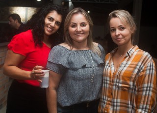 
<a style='margin-left: 5px;' class='btn btn-xs btn-social btn-facebook' href='https://www.facebook.com/sharer/sharer.php?u=https://galeramix.s01.web.getmuller.com.br/imagem/a73/800-800-90/conteudo/site_galerias/73/cachacada-do-ivonir-machado-pirao-com-linguica-tijucas-galeramix-111.jpg' rel='popup' data-width='500' data-height='400'><i class='fa fa-facebook'></i>Compartilhar <span class='hidden-xs'>no Facebook</span>
</a> 
<a class='btn btn-default btn-xs' target='_blank' href='imagem/a73/800-800-90/conteudo/site_galerias/73/cachacada-do-ivonir-machado-pirao-com-linguica-tijucas-galeramix-111.jpg'>
<span class='glyphicon glyphicon-cloud-download'></span> Salvar
</a>
