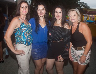 
<a style='margin-left: 5px;' class='btn btn-xs btn-social btn-facebook' href='https://www.facebook.com/sharer/sharer.php?u=https://galeramix.s01.web.getmuller.com.br/imagem/a73/800-800-90/conteudo/site_galerias/73/cachacada-do-ivonir-machado-pirao-com-linguica-tijucas-galeramix-12.jpg' rel='popup' data-width='500' data-height='400'><i class='fa fa-facebook'></i>Compartilhar <span class='hidden-xs'>no Facebook</span>
</a> 
<a class='btn btn-default btn-xs' target='_blank' href='imagem/a73/800-800-90/conteudo/site_galerias/73/cachacada-do-ivonir-machado-pirao-com-linguica-tijucas-galeramix-12.jpg'>
<span class='glyphicon glyphicon-cloud-download'></span> Salvar
</a>
