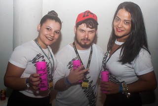 
<a style='margin-left: 5px;' class='btn btn-xs btn-social btn-facebook' href='https://www.facebook.com/sharer/sharer.php?u=https://galeramix.s01.web.getmuller.com.br/imagem/a73/800-800-90/conteudo/site_galerias/73/cachacada-do-ivonir-machado-pirao-com-linguica-tijucas-galeramix-132.jpg' rel='popup' data-width='500' data-height='400'><i class='fa fa-facebook'></i>Compartilhar <span class='hidden-xs'>no Facebook</span>
</a> 
<a class='btn btn-default btn-xs' target='_blank' href='imagem/a73/800-800-90/conteudo/site_galerias/73/cachacada-do-ivonir-machado-pirao-com-linguica-tijucas-galeramix-132.jpg'>
<span class='glyphicon glyphicon-cloud-download'></span> Salvar
</a>
