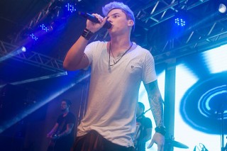 
<a style='margin-left: 5px;' class='btn btn-xs btn-social btn-facebook' href='https://www.facebook.com/sharer/sharer.php?u=https://galeramix.s01.web.getmuller.com.br/imagem/a73/800-800-90/conteudo/site_galerias/73/cachacada-do-ivonir-machado-pirao-com-linguica-tijucas-galeramix-141.jpg' rel='popup' data-width='500' data-height='400'><i class='fa fa-facebook'></i>Compartilhar <span class='hidden-xs'>no Facebook</span>
</a> 
<a class='btn btn-default btn-xs' target='_blank' href='imagem/a73/800-800-90/conteudo/site_galerias/73/cachacada-do-ivonir-machado-pirao-com-linguica-tijucas-galeramix-141.jpg'>
<span class='glyphicon glyphicon-cloud-download'></span> Salvar
</a>
