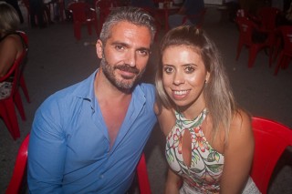 
<a style='margin-left: 5px;' class='btn btn-xs btn-social btn-facebook' href='https://www.facebook.com/sharer/sharer.php?u=https://galeramix.s01.web.getmuller.com.br/imagem/a73/800-800-90/conteudo/site_galerias/73/cachacada-do-ivonir-machado-pirao-com-linguica-tijucas-galeramix-15.jpg' rel='popup' data-width='500' data-height='400'><i class='fa fa-facebook'></i>Compartilhar <span class='hidden-xs'>no Facebook</span>
</a> 
<a class='btn btn-default btn-xs' target='_blank' href='imagem/a73/800-800-90/conteudo/site_galerias/73/cachacada-do-ivonir-machado-pirao-com-linguica-tijucas-galeramix-15.jpg'>
<span class='glyphicon glyphicon-cloud-download'></span> Salvar
</a>
