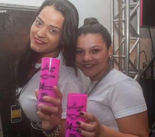 
<a style='margin-left: 5px;' class='btn btn-xs btn-social btn-facebook' href='https://www.facebook.com/sharer/sharer.php?u=https://galeramix.s01.web.getmuller.com.br/imagem/a73/800-800-90/conteudo/site_galerias/73/cachacada-do-ivonir-machado-pirao-com-linguica-tijucas-galeramix-152.jpg' rel='popup' data-width='500' data-height='400'><i class='fa fa-facebook'></i>Compartilhar <span class='hidden-xs'>no Facebook</span>
</a> 
<a class='btn btn-default btn-xs' target='_blank' href='imagem/a73/800-800-90/conteudo/site_galerias/73/cachacada-do-ivonir-machado-pirao-com-linguica-tijucas-galeramix-152.jpg'>
<span class='glyphicon glyphicon-cloud-download'></span> Salvar
</a>
