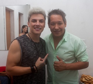 
<a style='margin-left: 5px;' class='btn btn-xs btn-social btn-facebook' href='https://www.facebook.com/sharer/sharer.php?u=https://galeramix.s01.web.getmuller.com.br/imagem/a73/800-800-90/conteudo/site_galerias/73/cachacada-do-ivonir-machado-pirao-com-linguica-tijucas-galeramix-153.jpg' rel='popup' data-width='500' data-height='400'><i class='fa fa-facebook'></i>Compartilhar <span class='hidden-xs'>no Facebook</span>
</a> 
<a class='btn btn-default btn-xs' target='_blank' href='imagem/a73/800-800-90/conteudo/site_galerias/73/cachacada-do-ivonir-machado-pirao-com-linguica-tijucas-galeramix-153.jpg'>
<span class='glyphicon glyphicon-cloud-download'></span> Salvar
</a>
